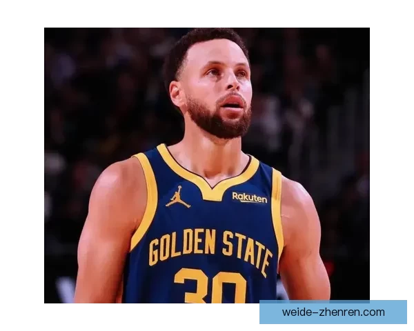 勇士官方：库里完成全队对抗训练 本周末将进行伤情重新评估